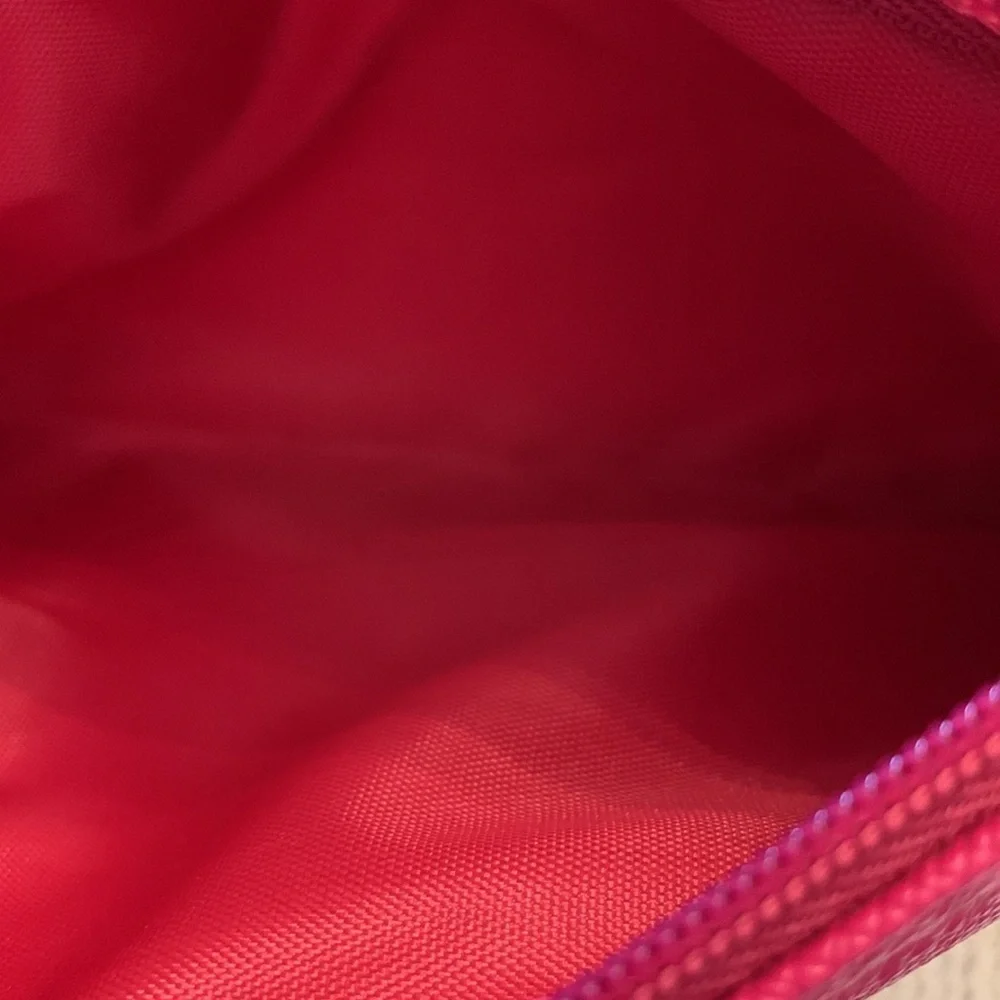 TAHARI Pink Makeup Pouch. Pre-owned. Unused.​​​​​​​​​​​​​​​​​​